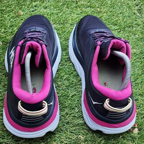 HOKA BONDI 7 - Womens Athletic Shoes - SIZE 9.5