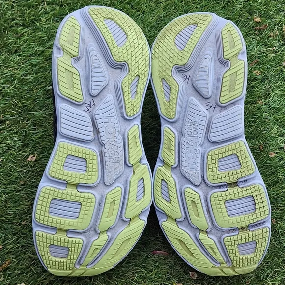 HOKA BONDI 7 - Womens Athletic Shoes - SIZE 9.5