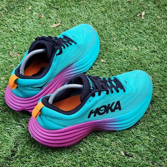 HOKA BONDI 8 - Womens Athletic Shoes - SIZE 8.5B
