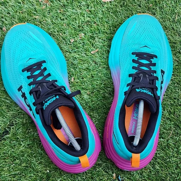 HOKA BONDI 8 - Womens Athletic Shoes - SIZE 8.5B