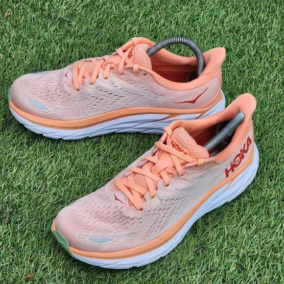 HOKA CLIFTON 8 - Womens Athletic Shoes - SIZE 8.5B