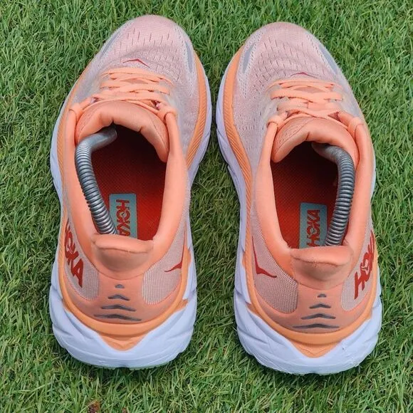 HOKA CLIFTON 8 - Womens Athletic Shoes - SIZE 8.5B