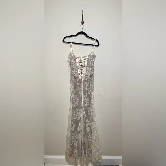 House of Cb Artemis Vintage Cream LaceMaxi Dress