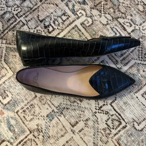 Hunter green scaled shoes from Jcrew. Only worn once for try on.