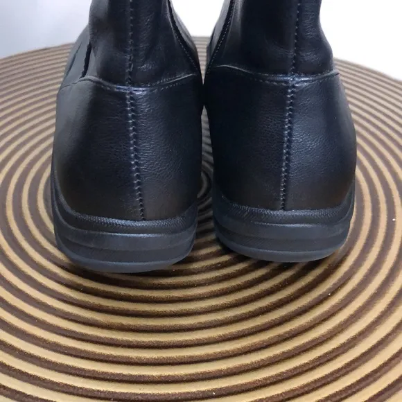 Hush Puppies Women’s Black Fashion MOYEM Ankle Leather Boots, Size 8