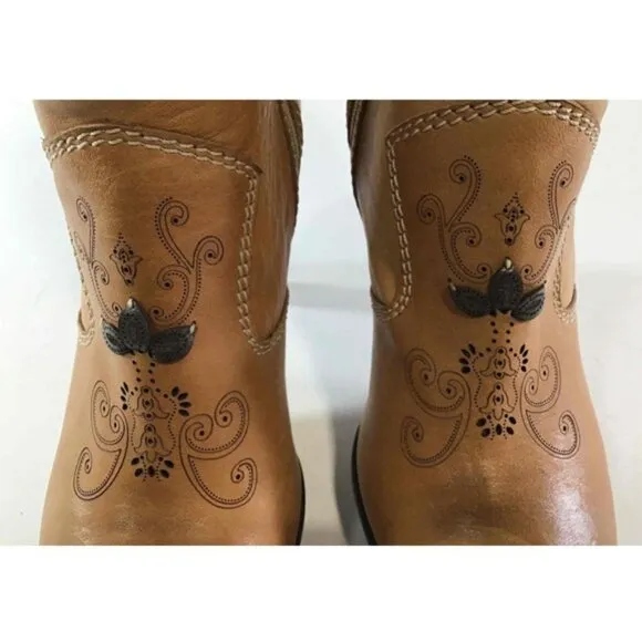 Isabella Fiore boots Light Brown/Tan Southwestern Boho Leather sz 7