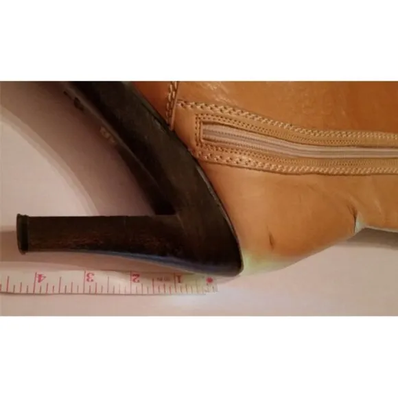 Isabella Fiore boots Light Brown/Tan Southwestern Boho Leather sz 7