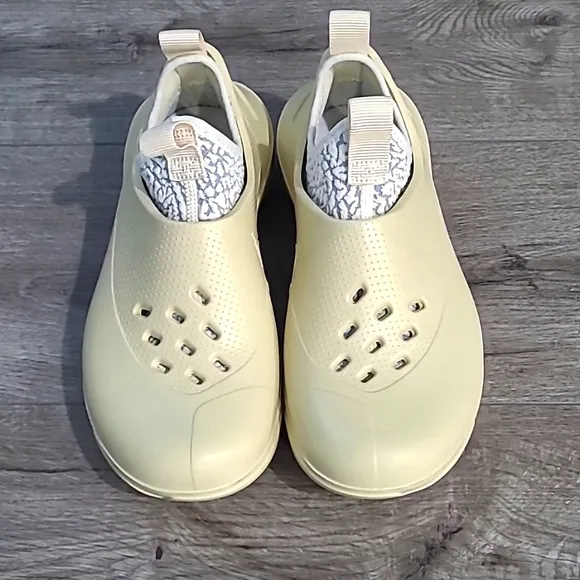 Jordan System.23, boys athletic shoes, size 5, NWOT