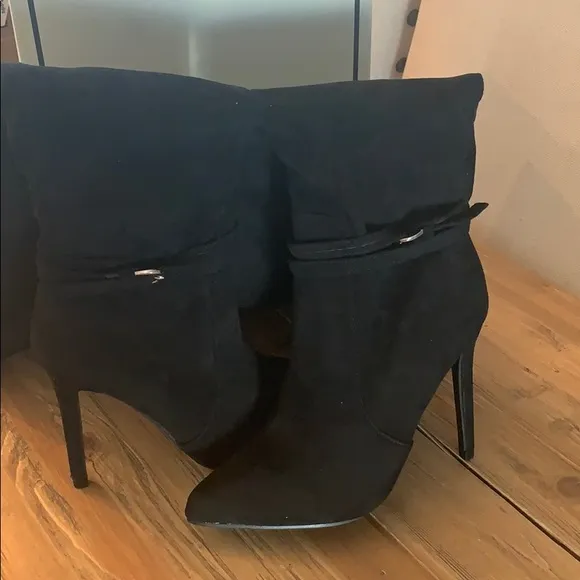 🎉🎉JUST REDUCED🎉🎉Lost ink boots