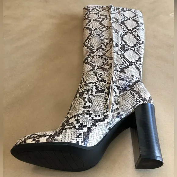 KENNETH COLE Womens Snake Skin-Print Justin Round Toe Block Heel Boots 7.5