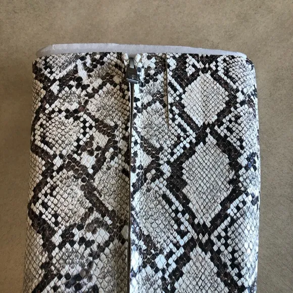 KENNETH COLE Womens Snake Skin-Print Justin Round Toe Block Heel Boots 7.5