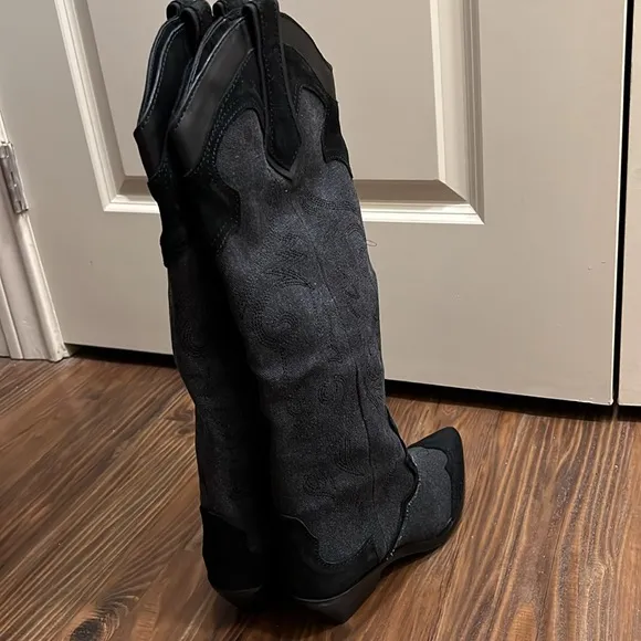 Knee High Cowboy Boots Size 10