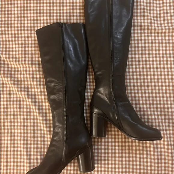 Knee-High Tabi Boots