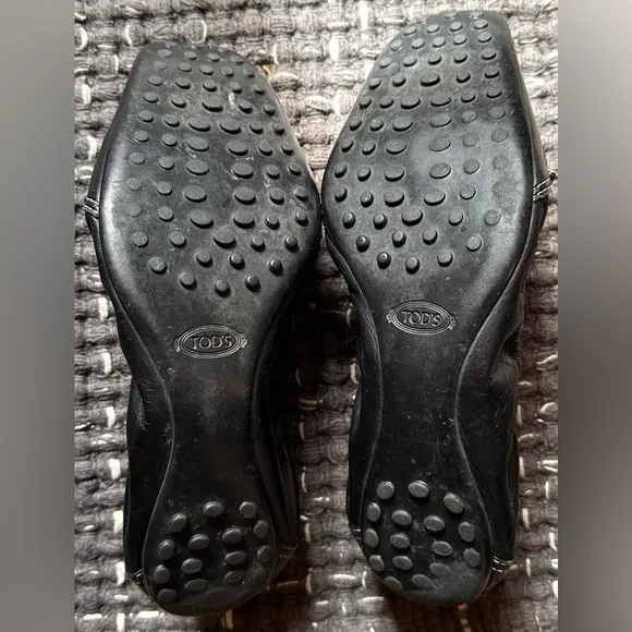 Ladies Tod’s Vintage Black Leather Buckle Detail Scrunch Distressed Driving Shoe