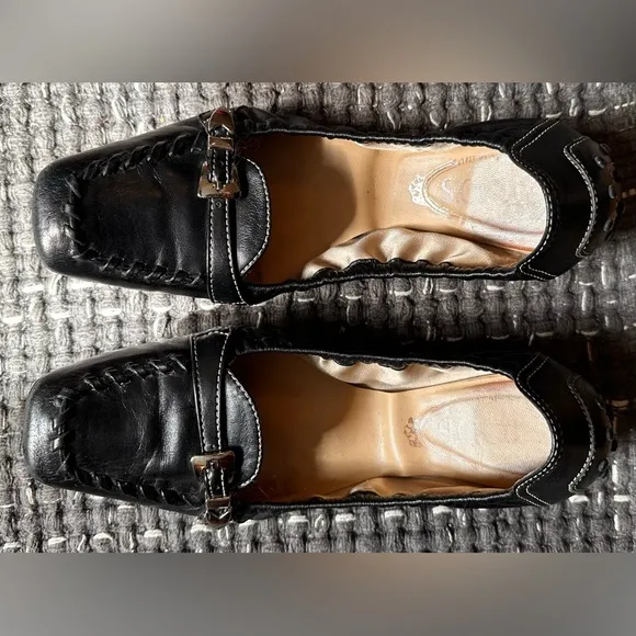 Ladies Tod’s Vintage Black Leather Buckle Detail Scrunch Distressed Driving Shoe