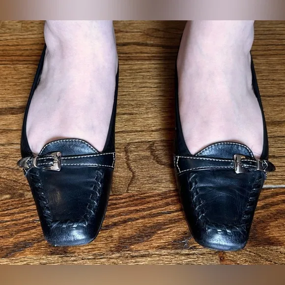 Ladies Tod’s Vintage Black Leather Buckle Detail Scrunch Distressed Driving Shoe