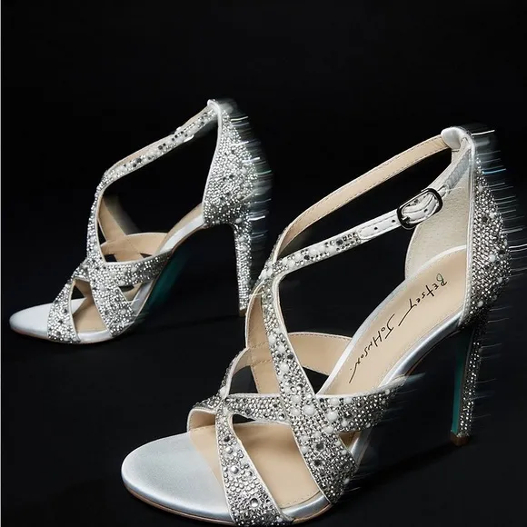 Last 2! New BETSEY JOHNSON  stilettos  397J