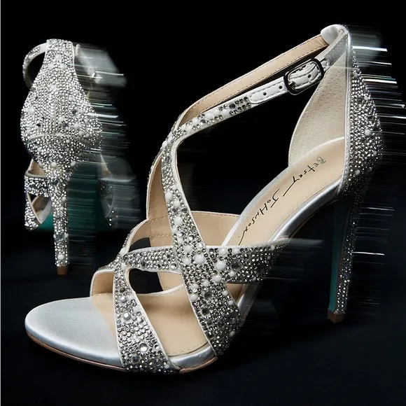 Last 2! New BETSEY JOHNSON  stilettos  397J