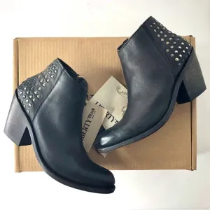LIBERTY Black Studded Side Zip Caborca Delano Negro Booties Women’s 7 Shoes