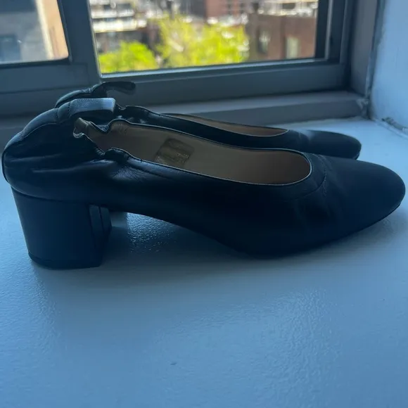 Like New - EVERLANE Day Heel - Black