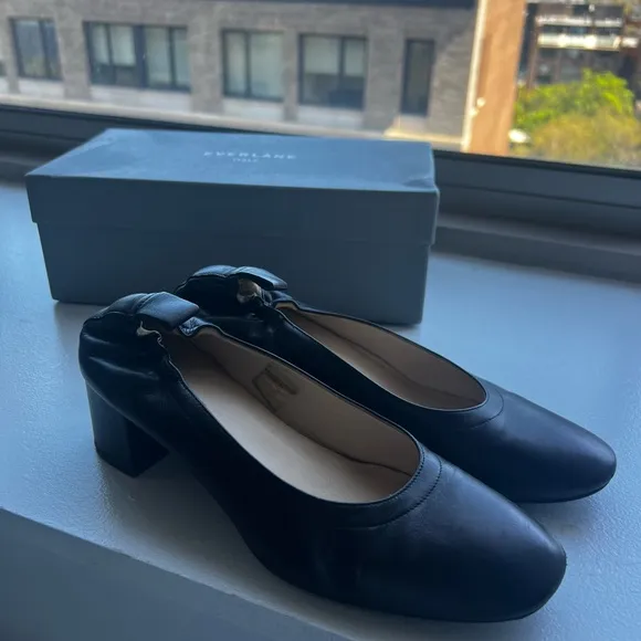 Like New - EVERLANE Day Heel - Black