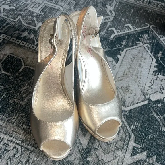 Lilly Pulitzer women’s Gigi Wedge Gold Slingback Sandals size 7.5