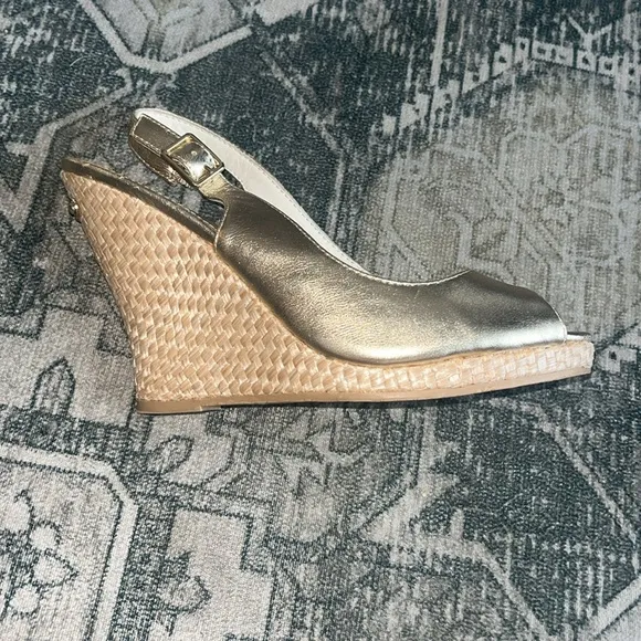 Lilly Pulitzer women’s Gigi Wedge Gold Slingback Sandals size 7.5