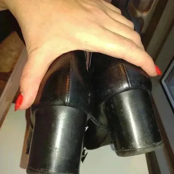 Luca Grossi knee high black boots 40 gently used