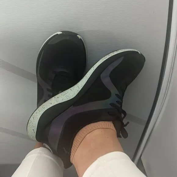 Lululemon charge feel athletic shoes 8.5 EUC