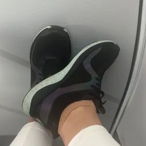 Lululemon charge feel athletic shoes 8.5 EUC