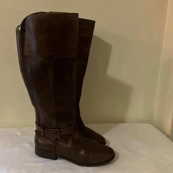 Marc Fisher Brown knee high boots sz 6,5