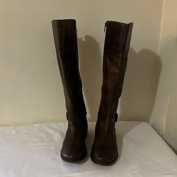 Marc Fisher Brown knee high boots sz 6,5