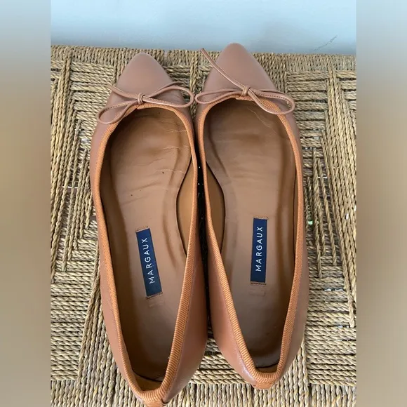 Margaux Shoes Women’s 39 W The Pointe Saddle Napa Ballet Flat