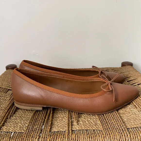 Margaux Shoes Women’s 39 W The Pointe Saddle Napa Ballet Flat