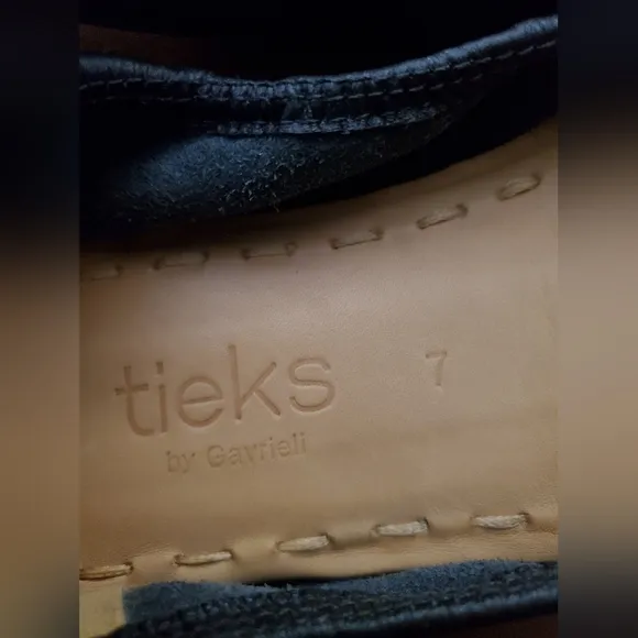 Matte black ballet flat Tieks, size 7, excellent condition.