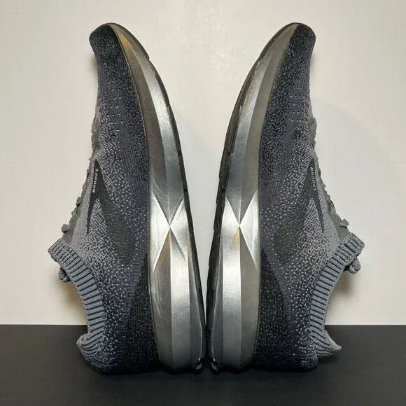 Mens BROOKS Levitate 2 Gray Athletic Shoes / Size 9