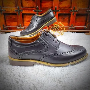 Men's Brown Wingtip Derby Dress Shoes Size 8 (minor scuff)