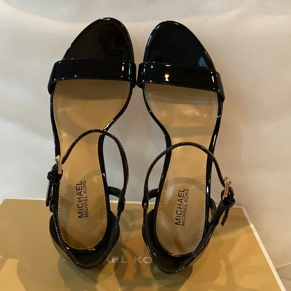 Michael Kors Simone Patent Sandal, Black 3” heel ankle strap New In Box NIB 7.5