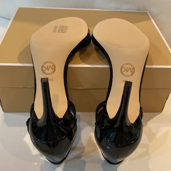 Michael Kors Simone Patent Sandal, Black 3” heel ankle strap New In Box NIB 7.5