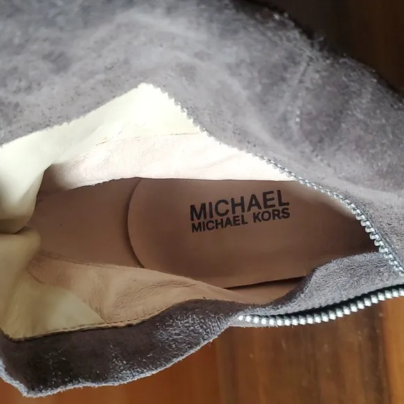 Michael Kors Size 10 Boots Knee High Grey Suede Leather Heel Platform Zipper