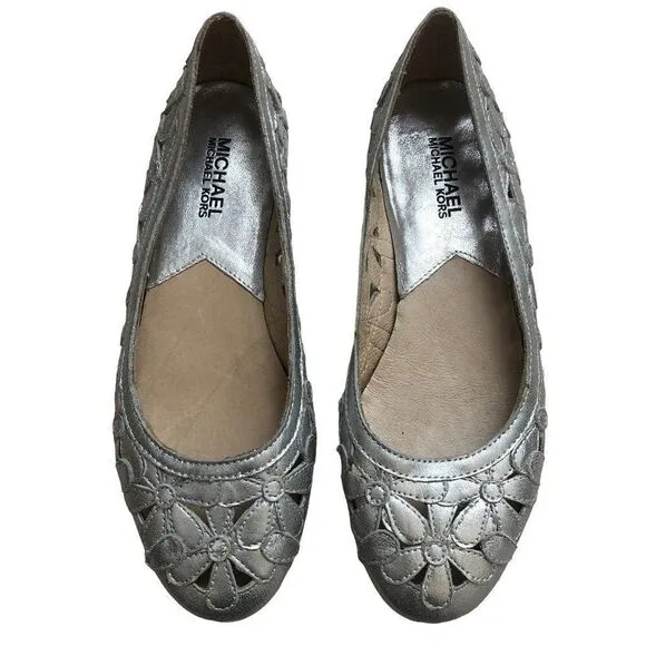 MIchael Kors Womens Ballet Shoes Silver Leather Flowers Size 7M