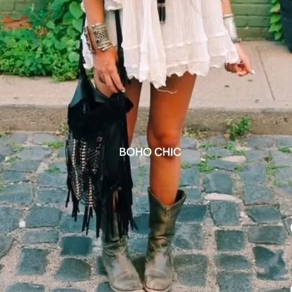 Minnetonka Black suede slouchy fringe zip up boots with Tassel bows - Like a New