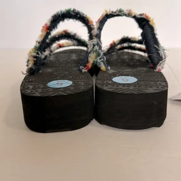 MUK LUKS Women's Wave Riptide Sandals white multi size 9 NWT
