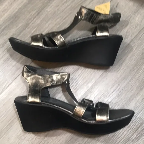 NAOT NWT Silver Leather Flirt Style Sandals size 42 equals 11-1.5