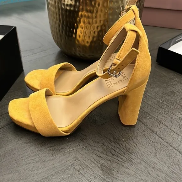 NATURALIZER Joy Dress Ankle Strap Sandals (WIDE)