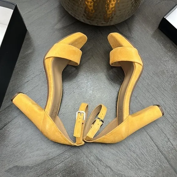 NATURALIZER Joy Dress Ankle Strap Sandals (WIDE)