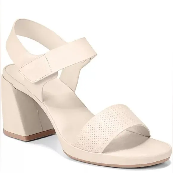 Naturalizer Pale Ivory Genn-Rise 2 Ankle Strap Sandals - Size 7.5