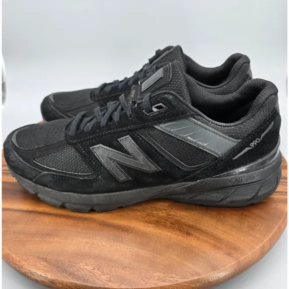New Balance 990v5 Shoes Men's 11 D Triple Black Suede Leather Athletic Sneakers