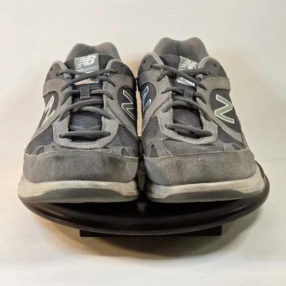New Balance Mens 877 V1 Mens Size 9.5 2E Running Shoes Athletic Sneakers MW877GT