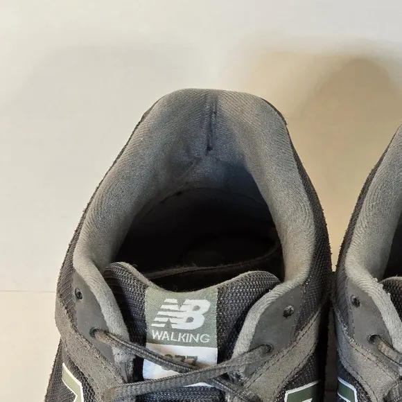 New Balance Mens 877 V1 Mens Size 9.5 2E Running Shoes Athletic Sneakers MW877GT